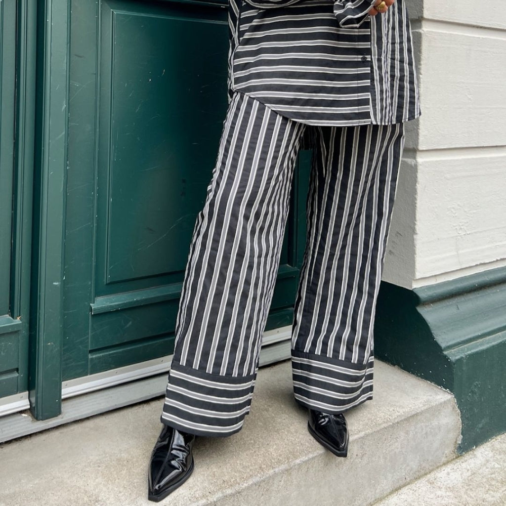 STORIES FROM THE ATELIER by COPENHAGENSHOES WHEN YOU LISTEN PANTS PANTS 1900 BLACK STRIPES