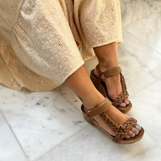 COPENHAGEN SHOES WOVEN LADY Sandalen met sleehak 0241 COGNAC